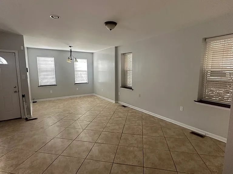 2449 W Taylor St #2 — Photo 7