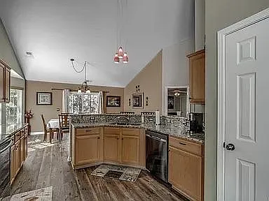 Kitchen/Dining