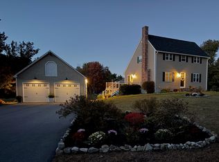2 Meadow Rd, Windham, NH 03087