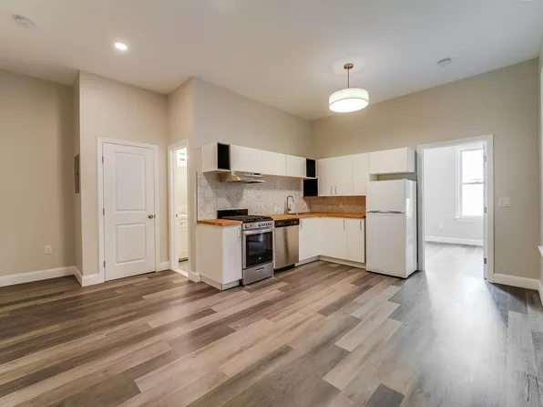 1076 Summit Avenue image 30 of 31