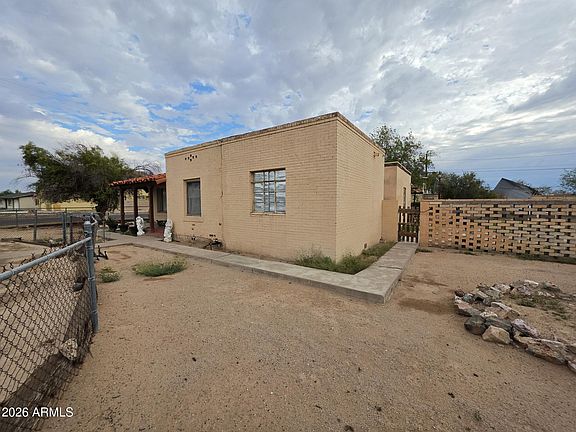 4th image of 202 3rd Avenue E
