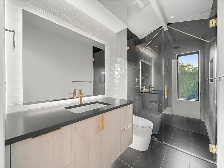 2107 Brackenridge St #B — Photo 26