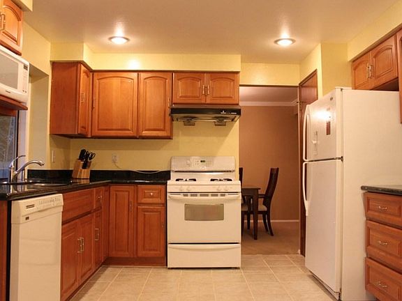 2nd image of 2617 234th Ave NE