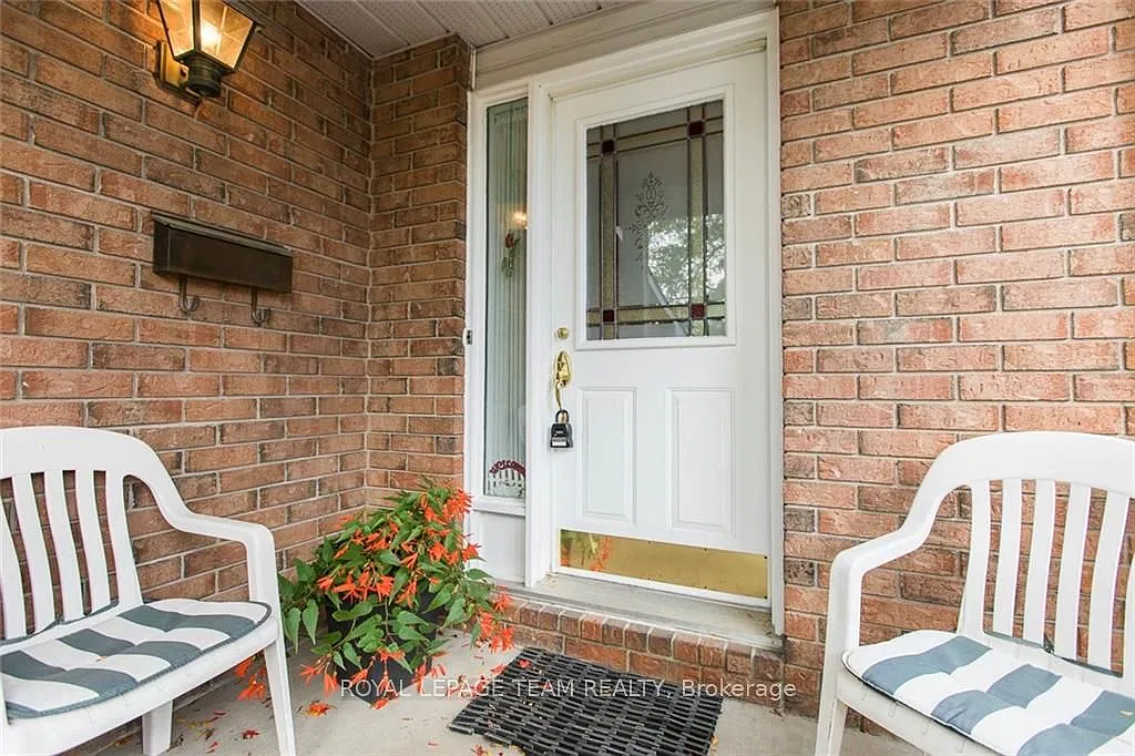3 bed, $2,750 — Photo 2