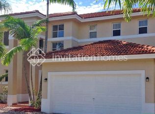 15902 SW 66th Ter, Miami, FL 33193