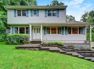 8 N Creek Rd, Northport, NY 11768