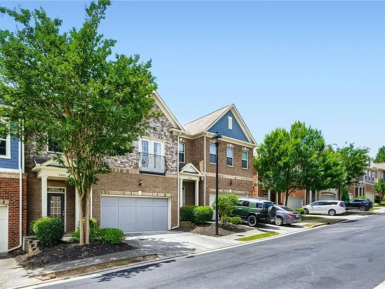 2444 Norwood Dr SE — Photo 4