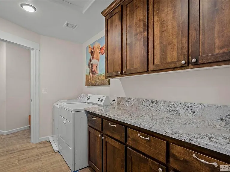 1212 Roland Ct — Photo 13
