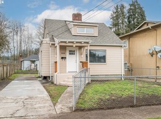 805 N 1st Ave, Kelso, WA