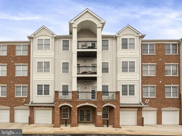 20751 Royal Palace Sq Unit 104, Sterling, VA 20165