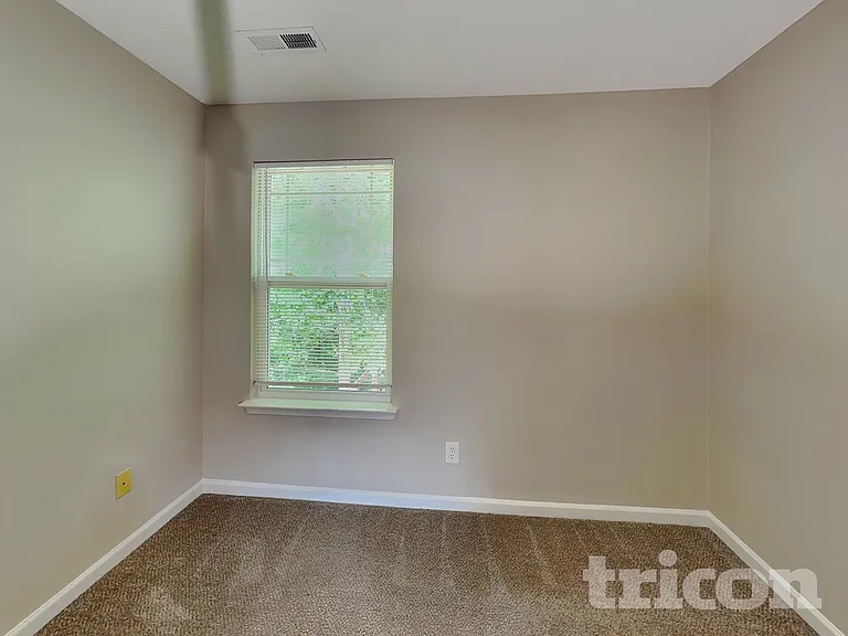 186 English Hills Dr — Photo 10