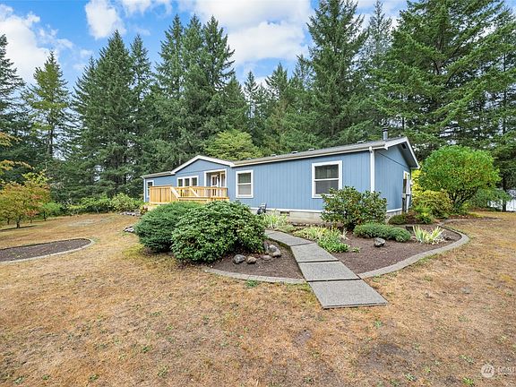 4th image of 33217 82nd Avenue S