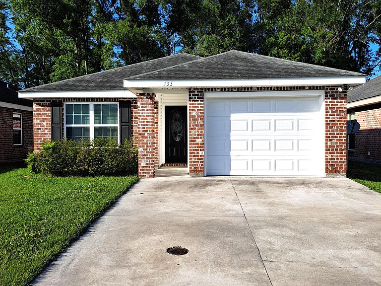 133 Sagewood Dr — Photo 1