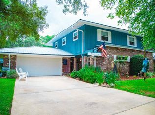 93 Country Club Rd, Shalimar, FL 32579