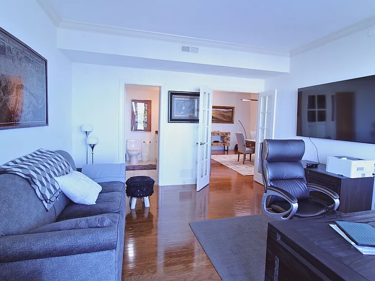 1 Beach Dr SE #1014 — Photo 24