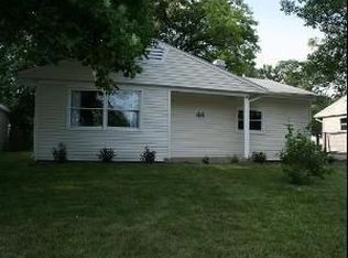 44 Thrush Rd, Carpentersville, IL 60110