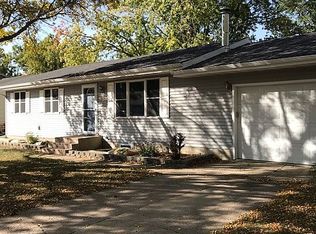 426 E 14th Ave, Mitchell, SD 57301