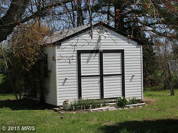 Exterior (Rear)