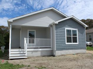 6 Cessna Ln, Absecon, NJ 08201