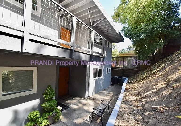 17 Shelley Dr #6 — Photo 5