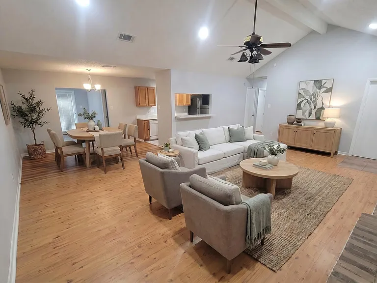 22715 Braken Manor Ln — Photo 3