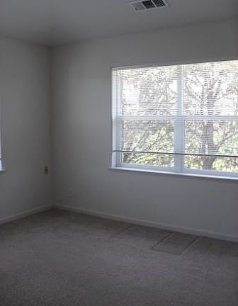 5th image of 699 Curtin Ln