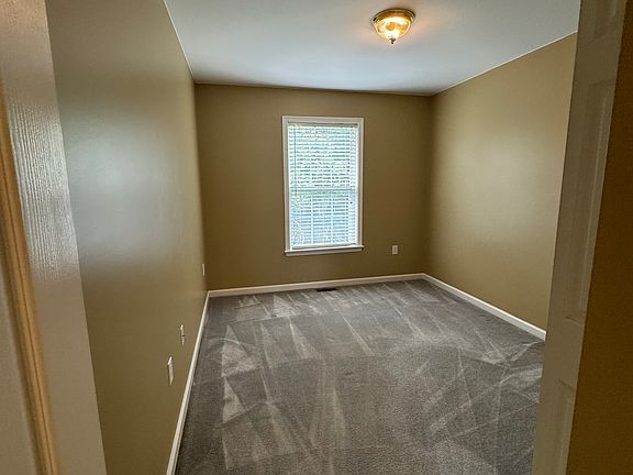 5th image of 51 Talia Dr