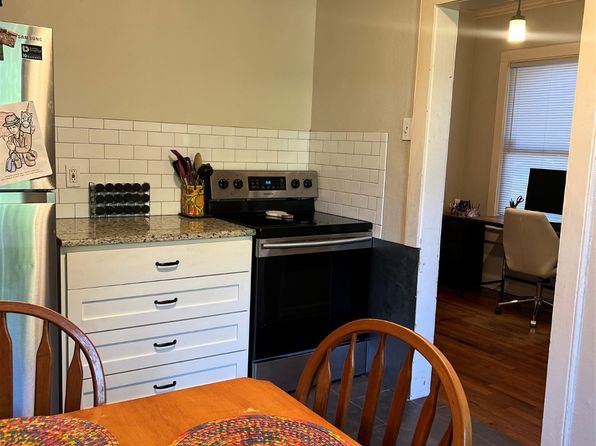 Additional property image - 902 S Oak Cliff Blvd #A-B, Dallas, TX 75208