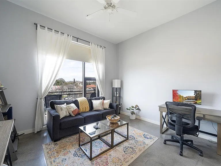 2525 S Lamar Blvd #304 — Photo 17