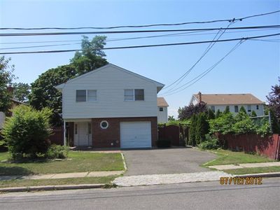 432 President Pl, West Babylon, NY, 11704