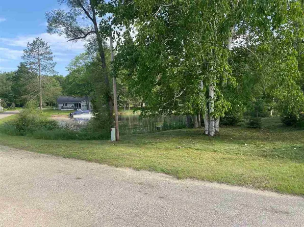192 Reflection Ct, Prudenville, MI 48651