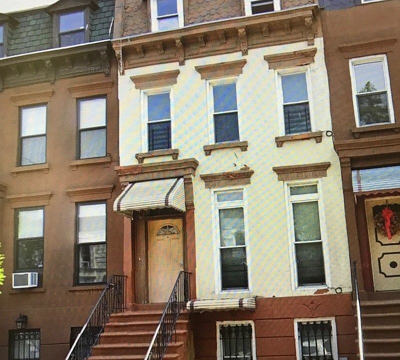 2nd image of 462 Jefferson Ave
