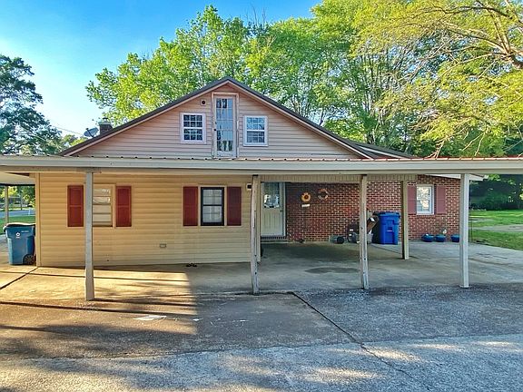 2nd image of 1015 Hills Chapel Rd