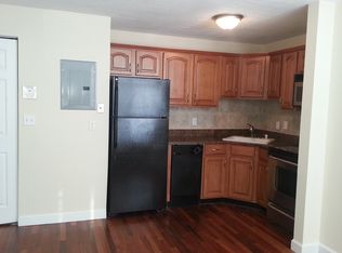 7 Central St APT 206, Peabody, MA 01960