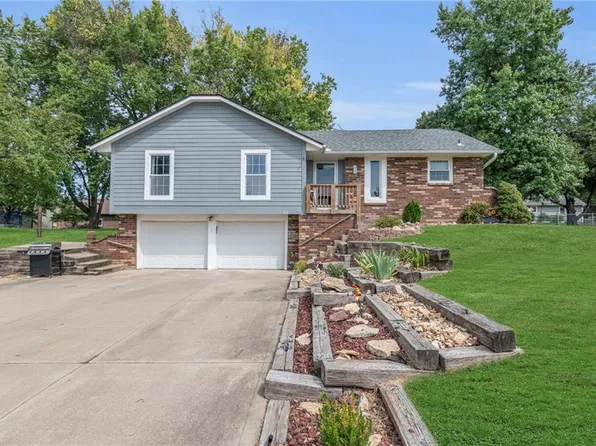 300 Goodrich Dr, Richmond, MO 64085