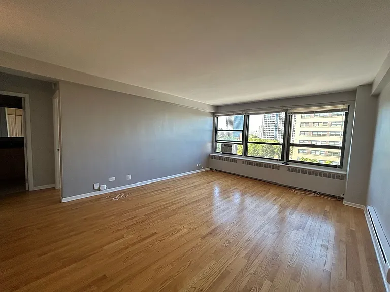 4180 Marine Terrace Apartments — Photo 10