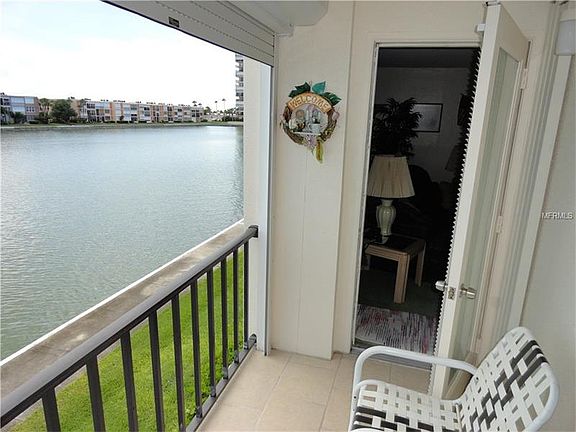 3rd image of 7645 Sun Island Dr S APT 202
