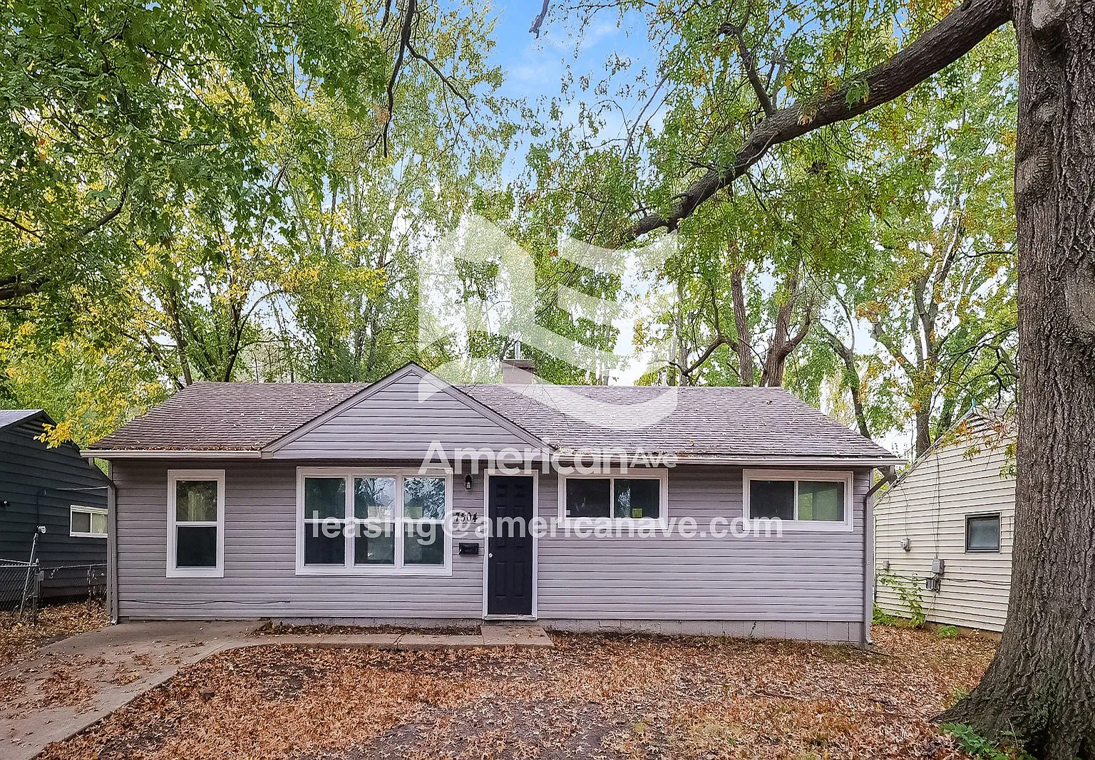 4 bed, 1.0 bath, 1176 sqft, $1,355 — Photo 1
