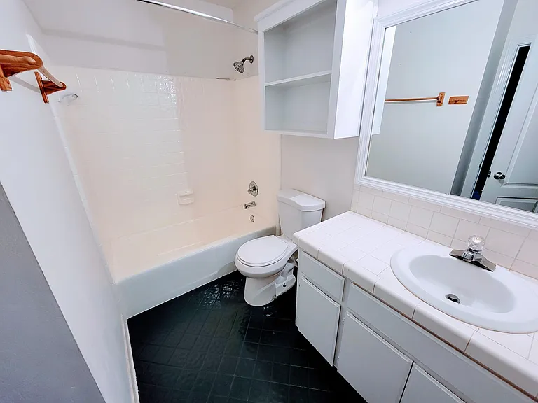 1913 Woodbridge Dr — Photo 18
