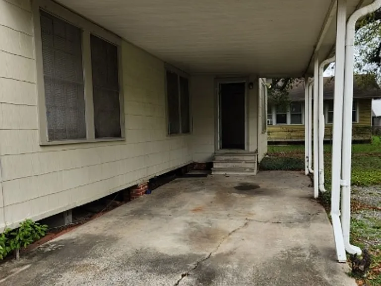 239 West Dr — Photo 3