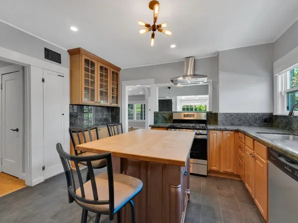 802 Broadmoor Blvd, San Leandro, CA 94577