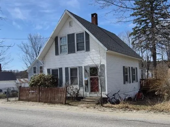 27 Royal Street, Winthrop, ME 04364