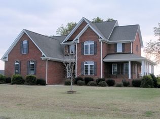 73 Timberlake Dr, Clinton, NC 28328