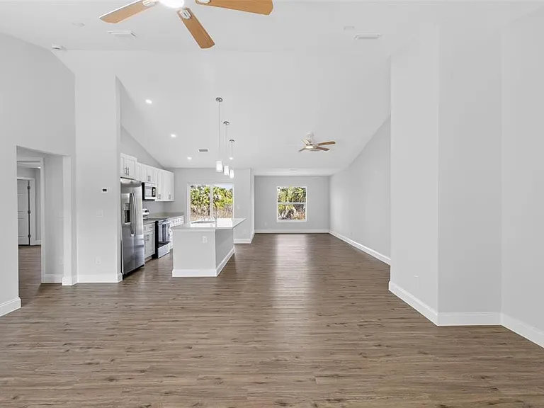 375 Denver Dr — Photo 13