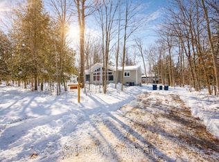 8 Manitou Cres, Tiny, ON L9M 0C6