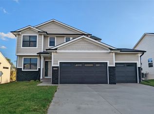 1120 Harrington Way, Waukee, IA 50263