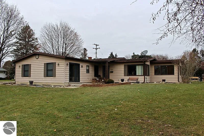 980 Falkirk Rd photo 1