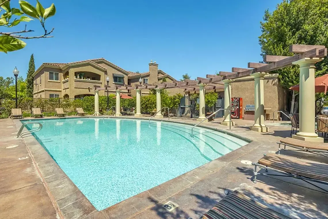 CASTELLINO @ LAGUNA WEST — Photo 4