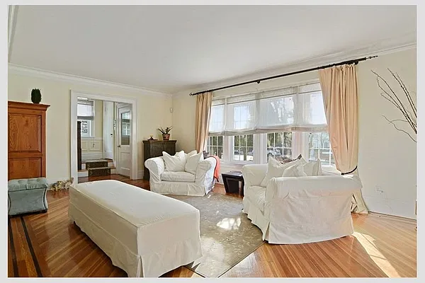 Sold by Stribling | media 3