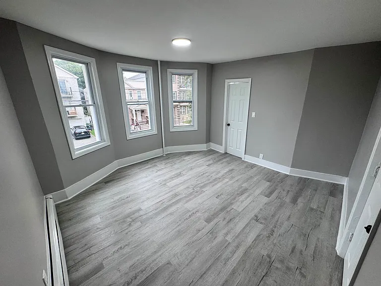 61 Tillinghast St #2B — Photo 2